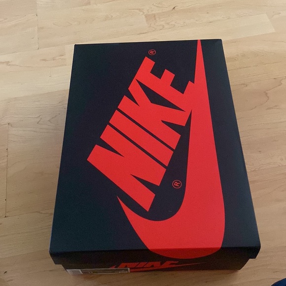 COPY - Jordan 1 OG Mystic Navy Blue - Picture 4 of 4